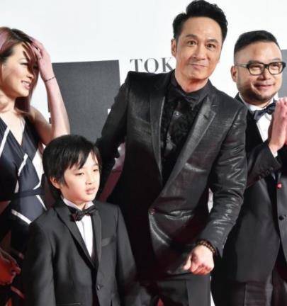 电影名字就叫做《费曼的夏天》,吴镇宇和费曼是双主角,片酬高达200