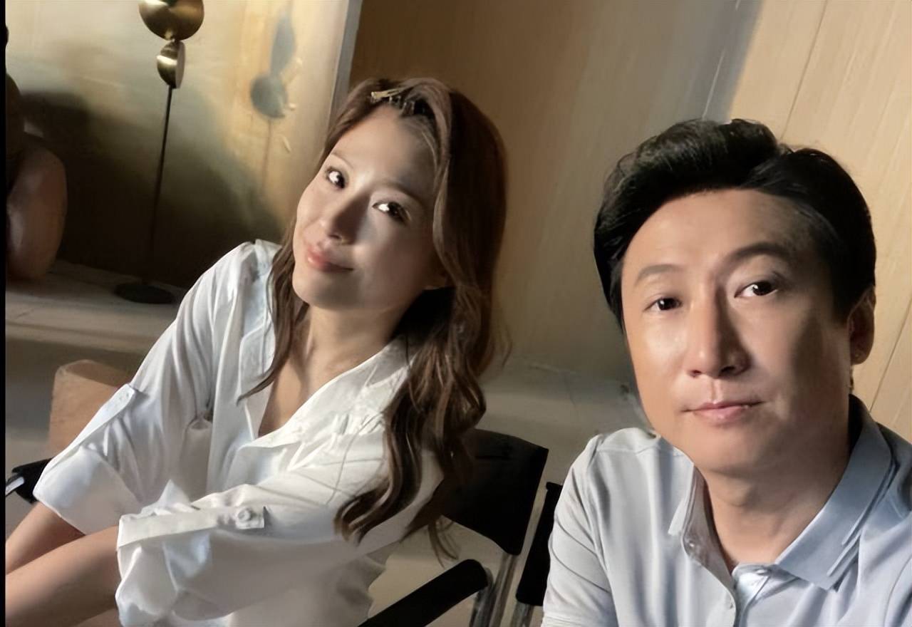 知名港星自曝提议全家北上,圈中妻子仍在考虑_洪天明_周家蔚_内地