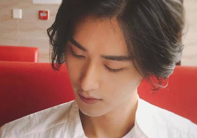 粉丝提名胡潇灵演费渡,演员亲自发文回复了_骆闻舟_要求_气质