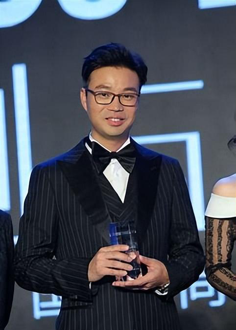 王迅和魏教授是谁扮演的