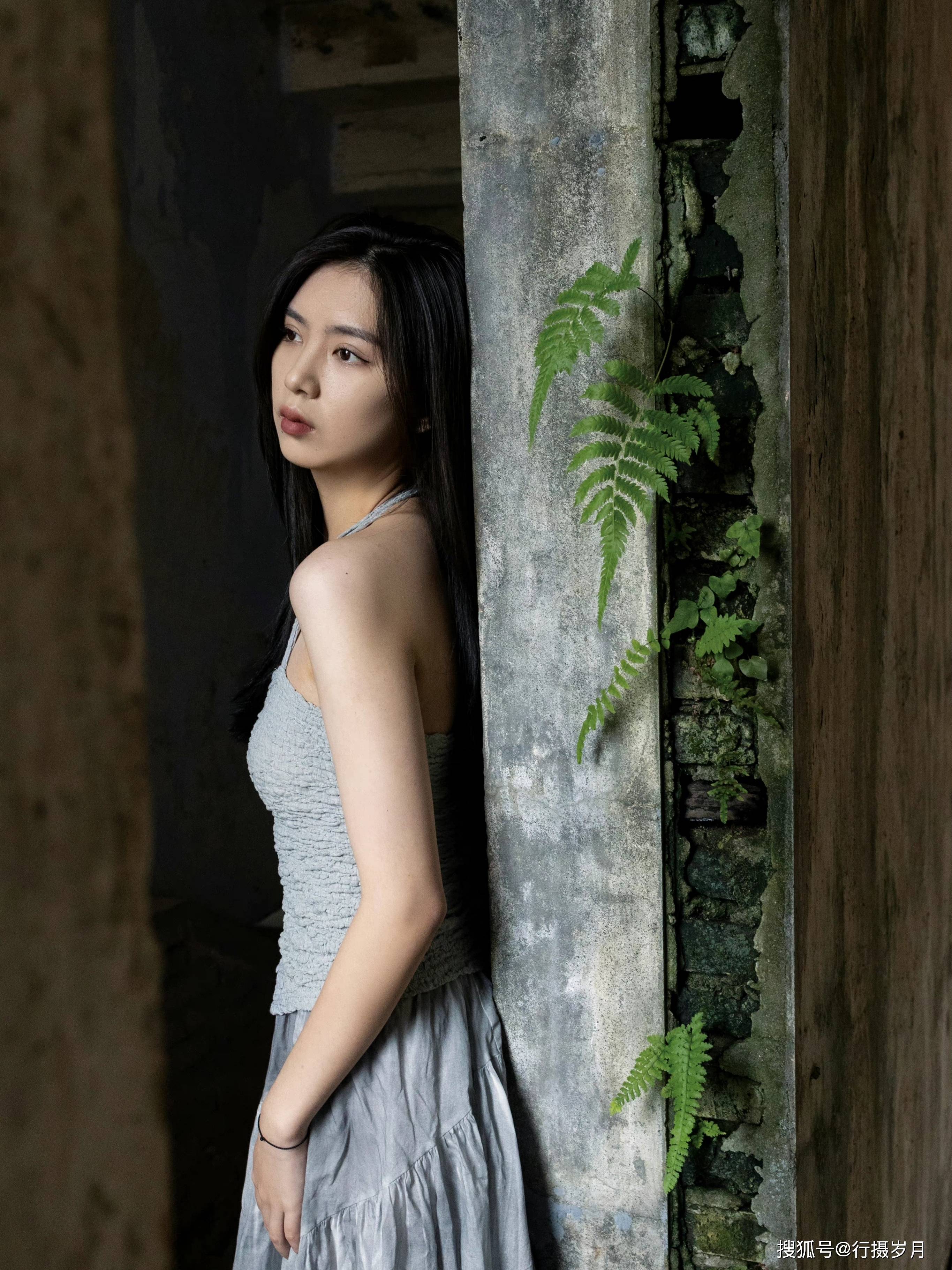 这一切一切所有的悲喜,好像一直停留在记忆里,从不曾离去,千帆过