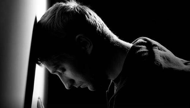 心理学:原生家庭是抑郁症的罪魁祸首_情绪_一个人_词语