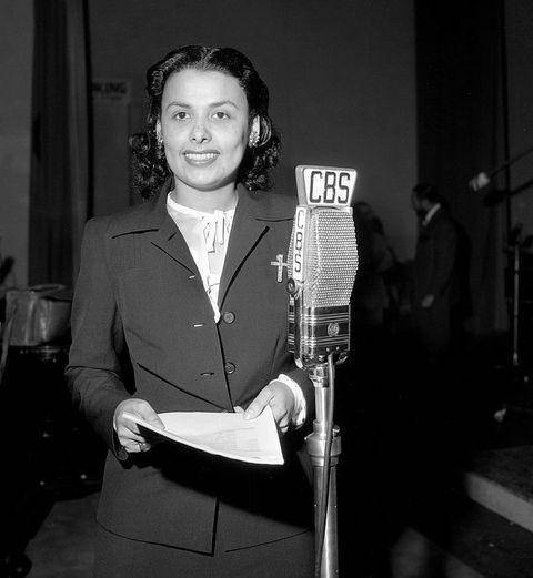 今天的服装设计师也要感谢她们_穿着_丽塔·_夹克