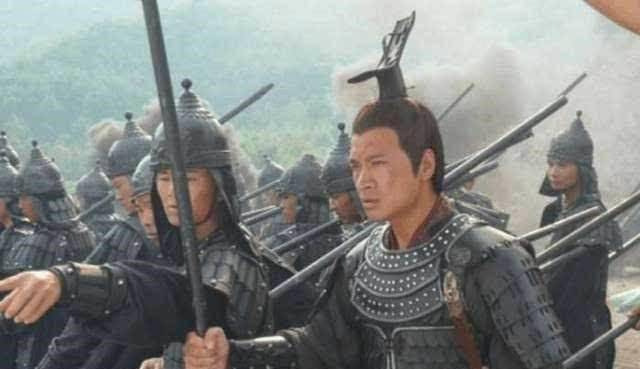 夸赞功臣的儿子剑法好,功臣立马砍下儿子首级_皇帝_傅友德_将领