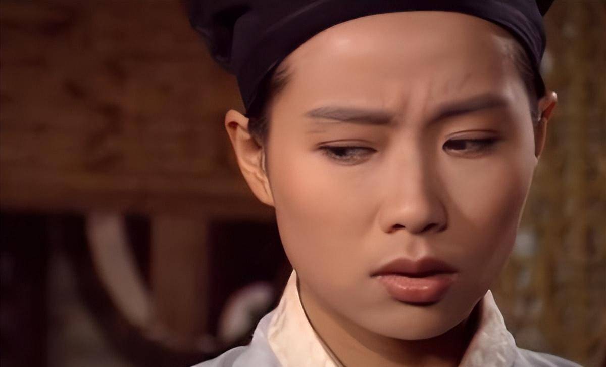 谁说叶童的古装男扮都像许仙,其实导演是因这个角色才让她反串的_男装