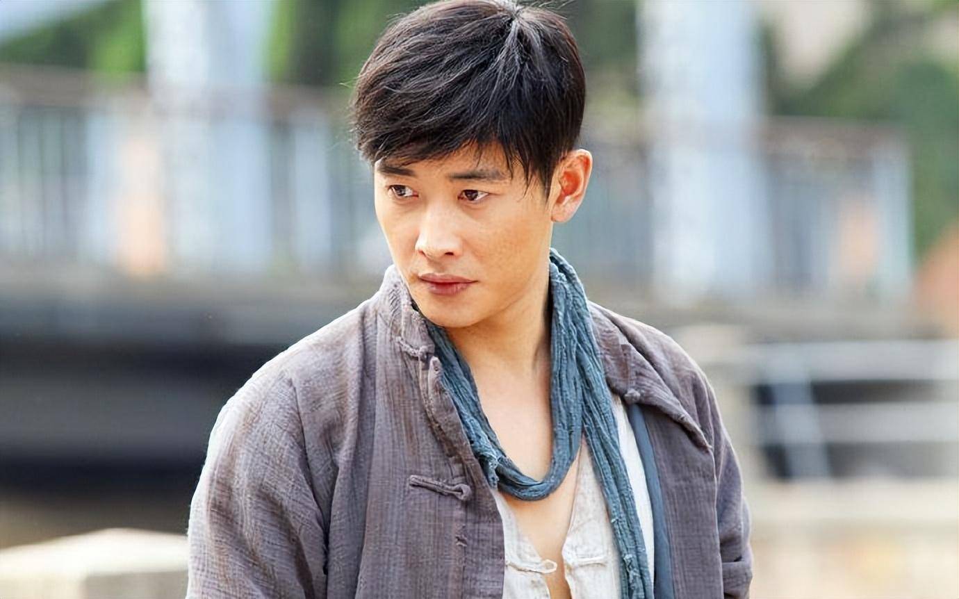 罗晋在拍摄《乱世佳人》时追问导演他这个角色是不是c男.
