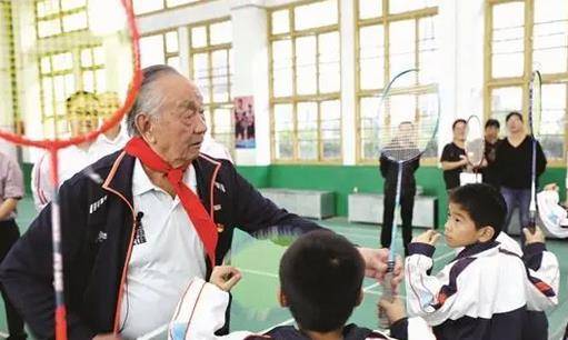 坏消息！国家羽毛球元帅逝世，培养出65位世界冠军，林丹发文悼念