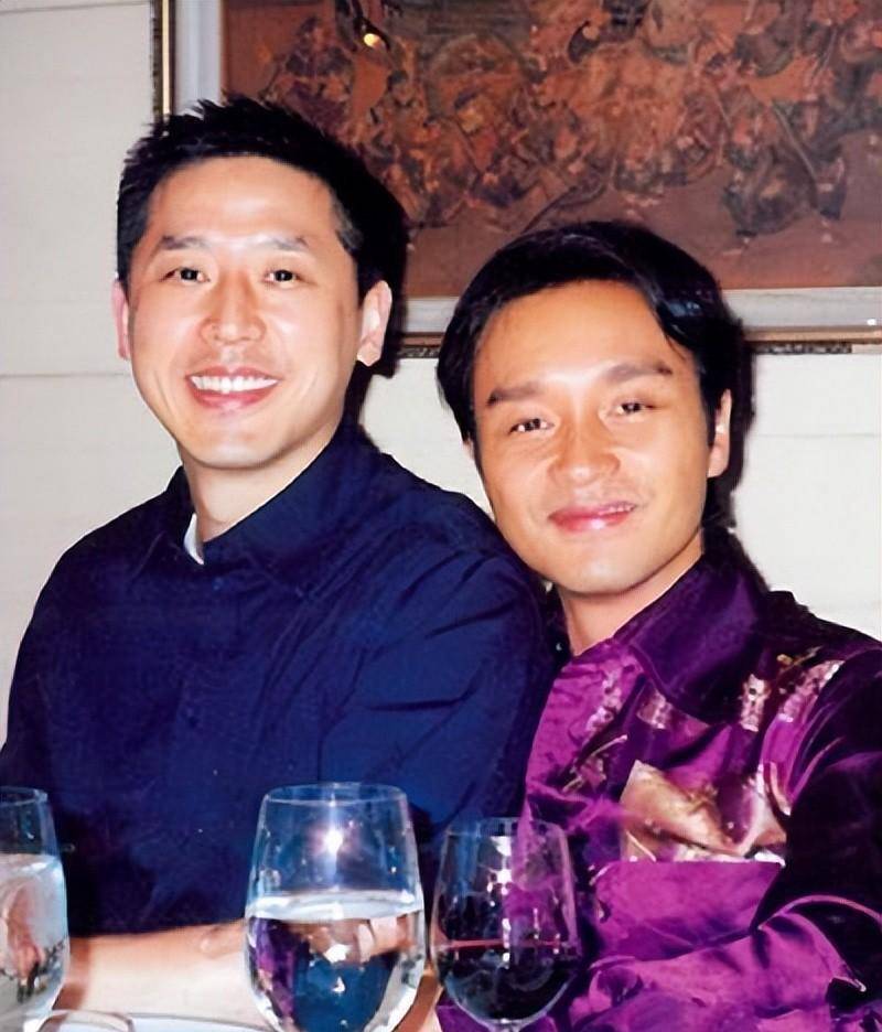 唐鹤德准时再晒与爱人张国荣圣诞合照,没有你,此生不再爱他人!