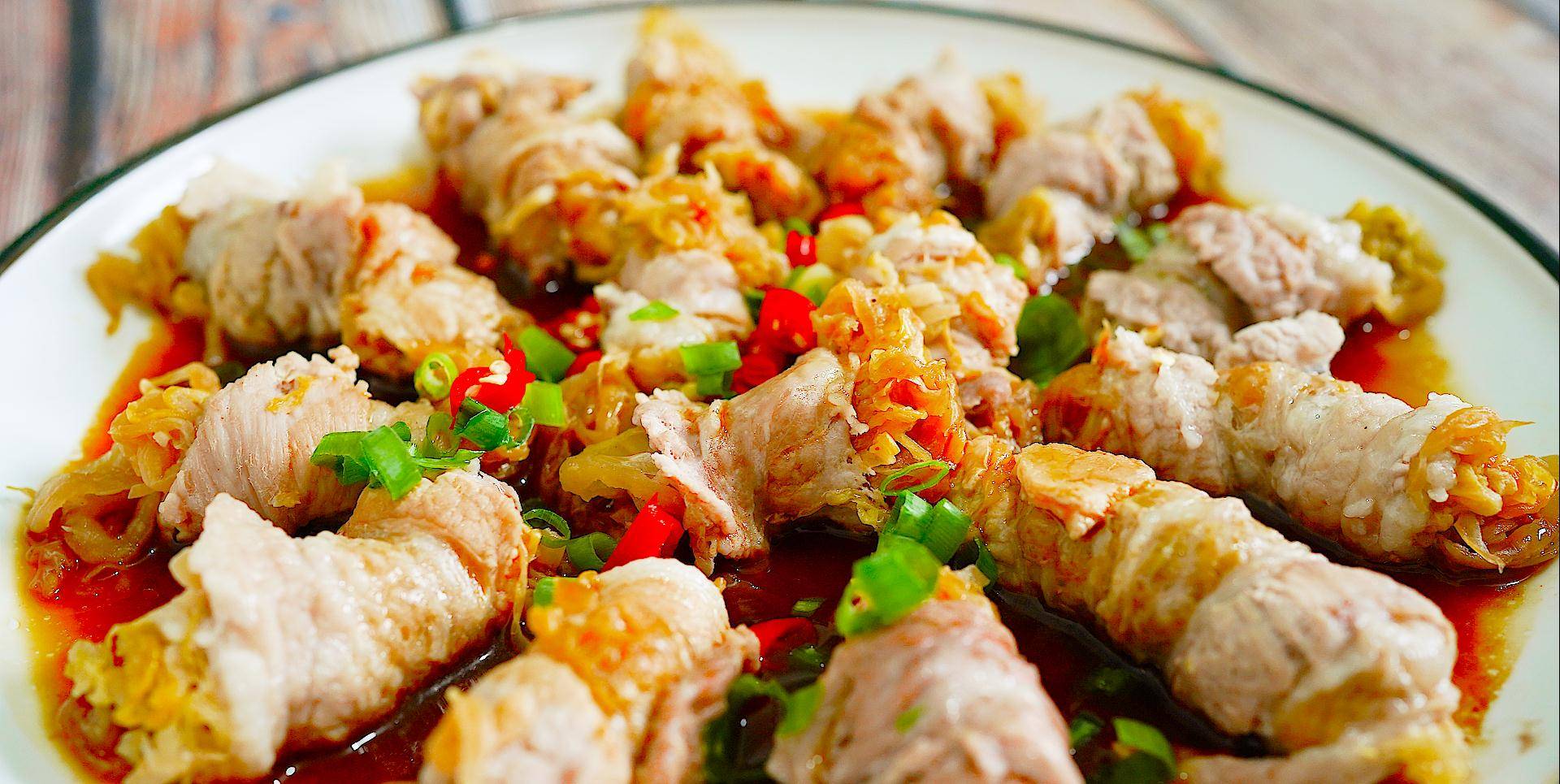 用东北酸菜做的美食,五花肉酸菜卷健康美味,吃过的人都说好_备用_小米