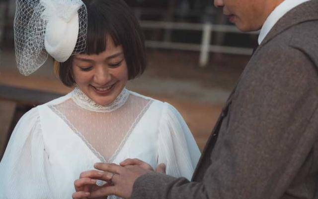 38岁女星与小10岁车手举办婚礼,年初才宣布跟韩国男友分手_林彦_欧巴