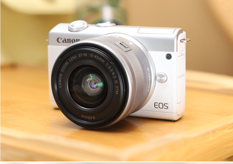 先来简单介绍一下佳能m200的性能吧,佳能m200搭载2400万像素aps-c画幅