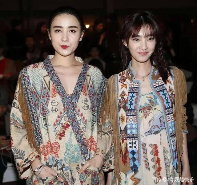 李小冉与王丽坤,宋佳同框,网友:"合影高手"并不是浪得虚名_女明星