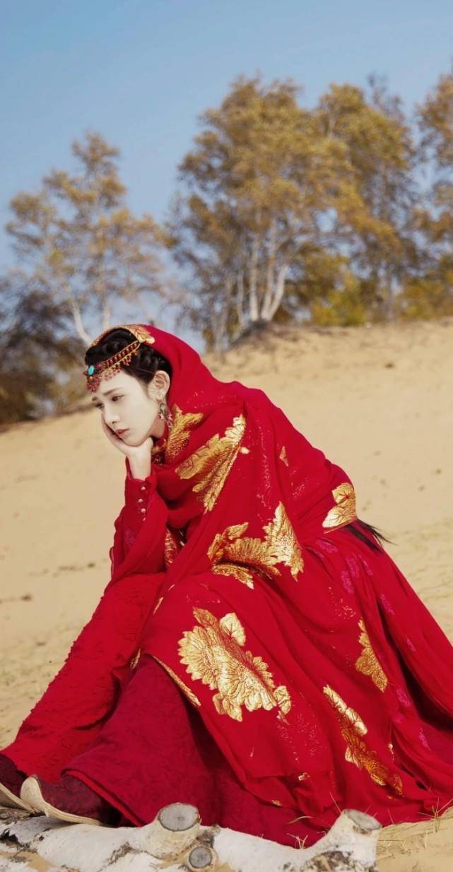 说到女神彭小苒最近终于有新剧要开拍了,这次不会如《大唐明月》那样