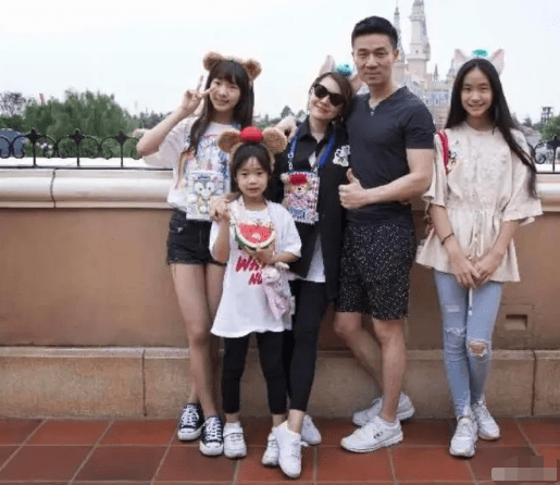 屡次不忠诚屡次原谅,许雅钧小s的爱情:一个愿打一个愿挨_网友_许庆祥