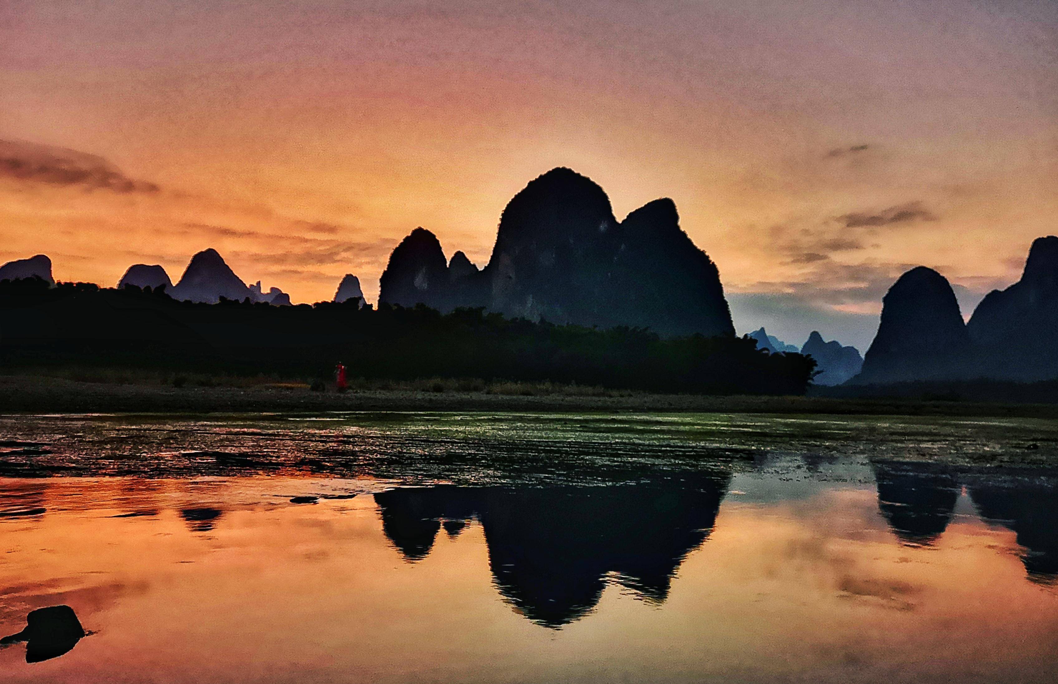 自驾穿行于桂林秋色里,醉倒在美丽的漓江及柿子村景色中