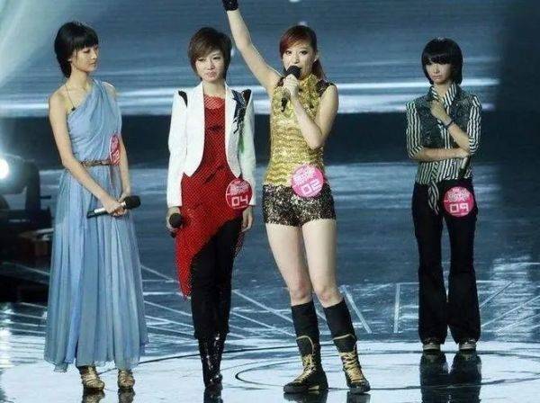 比如段林希,她现在唱歌拍网剧,只是糊成十八线,洪辰,刘忻,苏妙玲等人