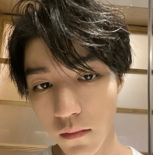 如果没有什么特别的时间点,王俊凯总是非常"吝啬",不肯把他的盛世美颜