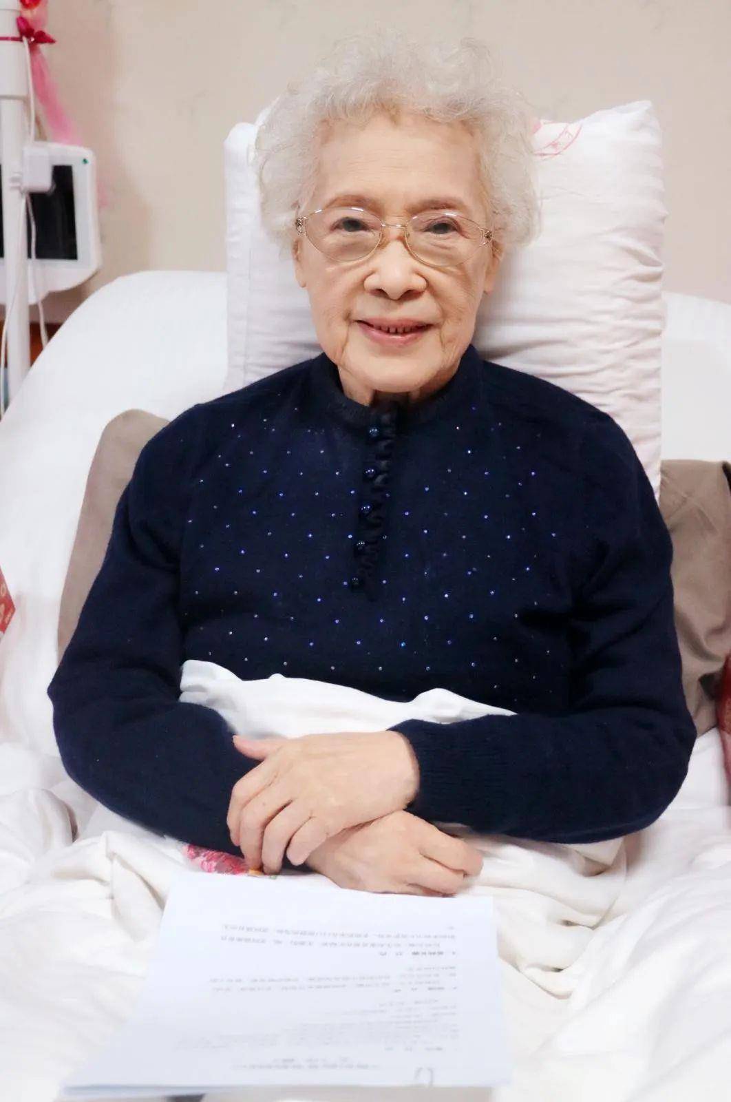 百岁网民艺术家秦怡:她曾哀求精神病儿子,你"别打妈妈的脸"_金捷_发病