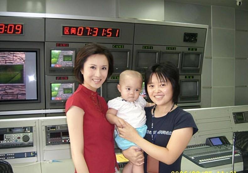 裴新华:家族背景让人羡慕,被造谣是张斌前妻,今回归家庭当阔太_电视