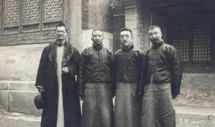 大辫子拥护帝制的辜鸿铭,各家思想可以自由发表言论,这个时候的北大真