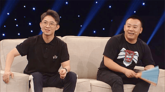 说相声"热得快炸了"的金霏陈曦_新人_节目_观众