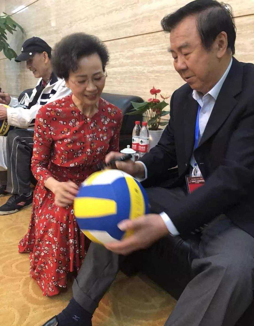 袁伟民可谓居功至伟,退休后的他近况如何_郎平_排球_教练