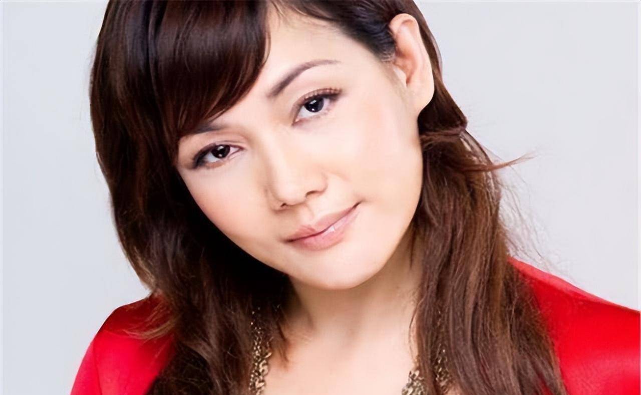 她因拍戏休克身亡,26年片酬被4个弟妹掏空,捐赠器官遗爱人间_孟庭丽