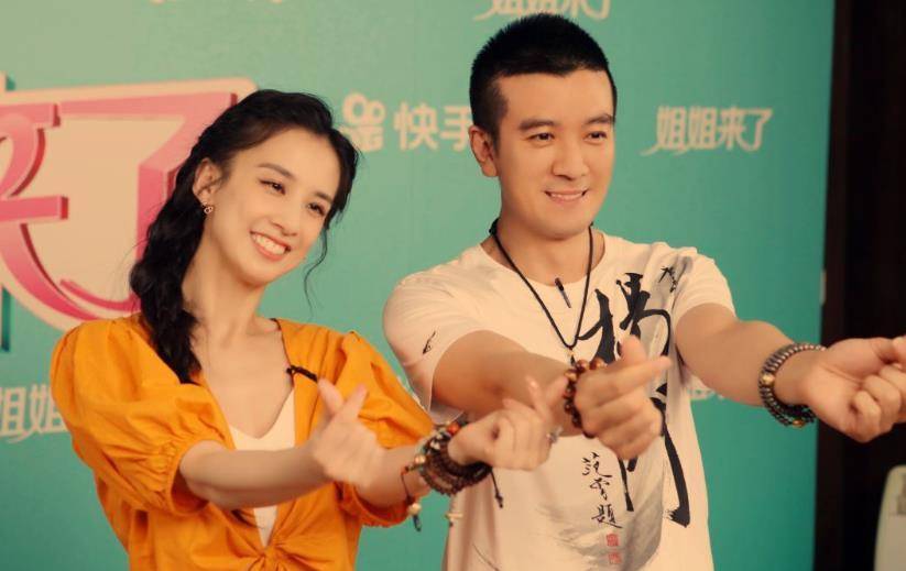 男网红深夜打电话骚扰黄圣依,老公杨子破口大说,回应方式惹热议_散打