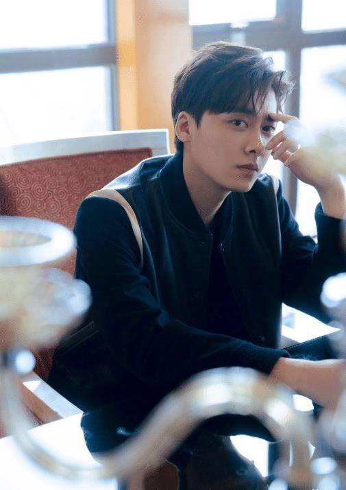 李易峰也不知道的?朱一龙资源虐绝?_隐秘_同学_因为