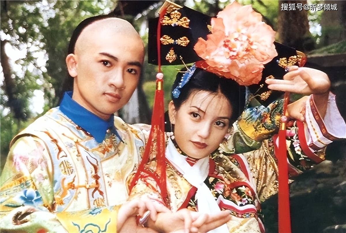 睡衣,旗头上的区别!当家主母一目了然_永琪_乾隆_身份