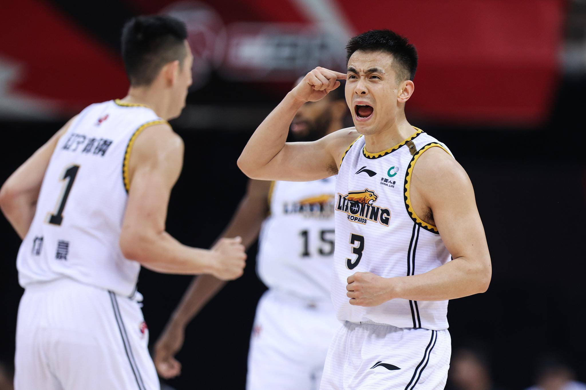 郭艾伦缺阵,张镇麟24分14篮板弗格38分9助攻,辽宁男篮加时112-108险胜