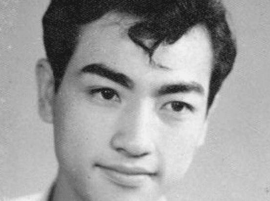 老戏骨年轻时抛下妻儿,78岁患病瘦脱相,无钱手术靠古天乐垫付_卢海鹏