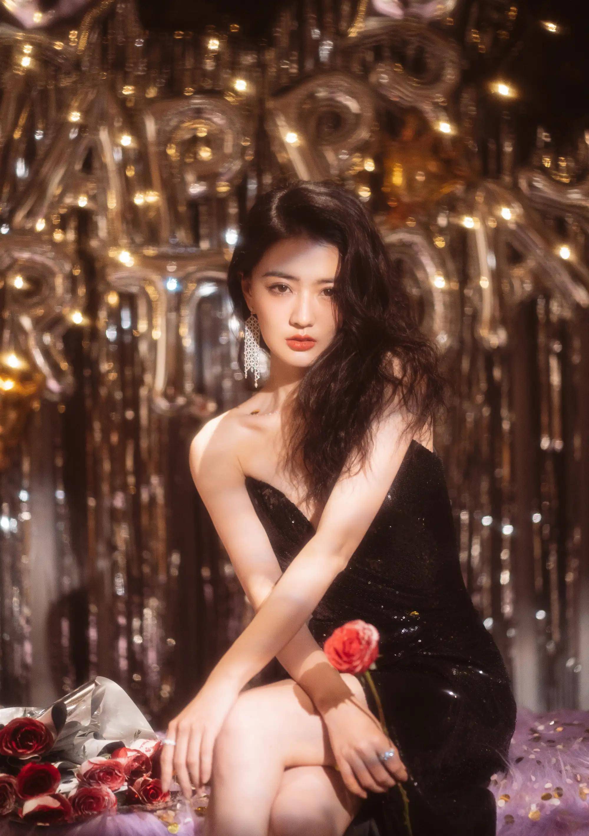 徐璐黑色鳞片裙生日大片_银色_眼睛_美人