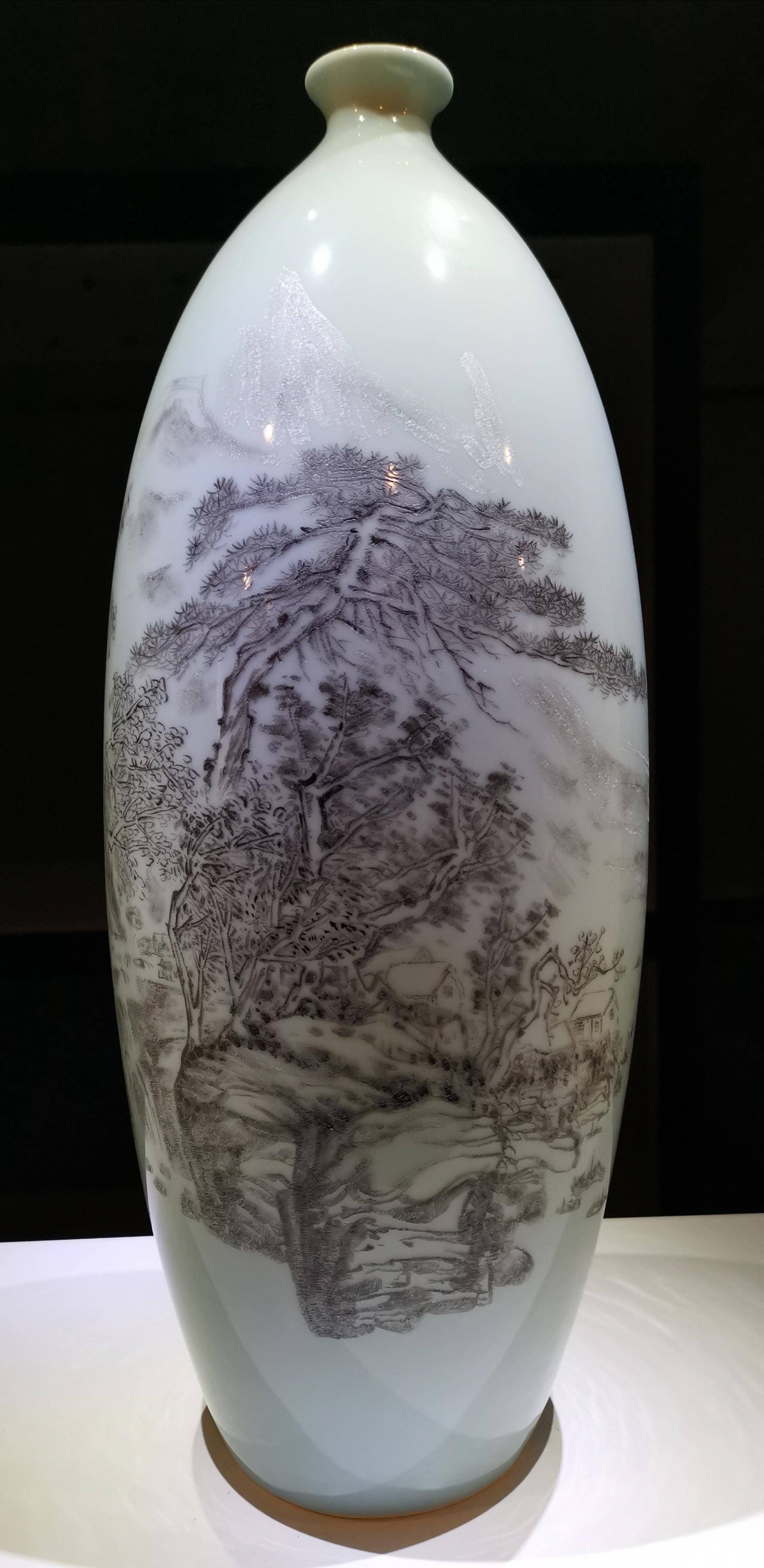 中国工美行业艺术大师,正高级工艺美术师刘永强鲁青瓷作品赏析_陶瓷