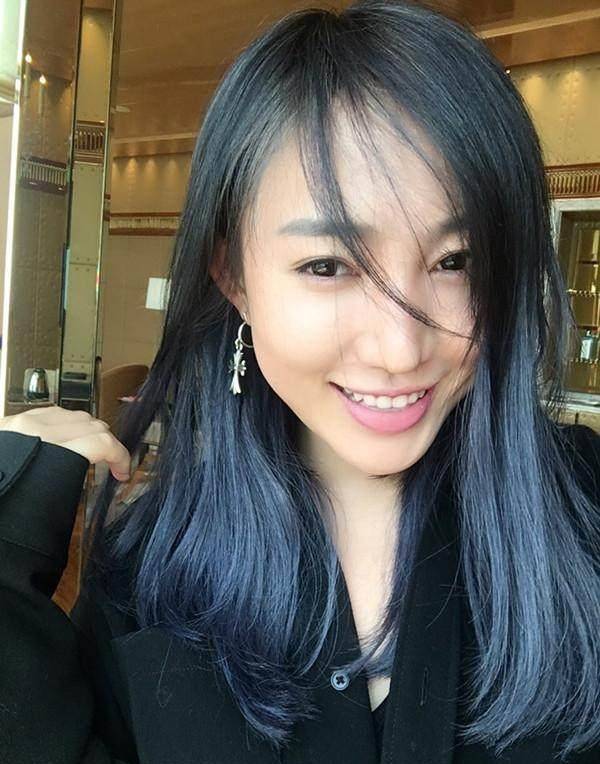 贵州恒丰冲超成功了,极品美女老板却依旧保持单身!