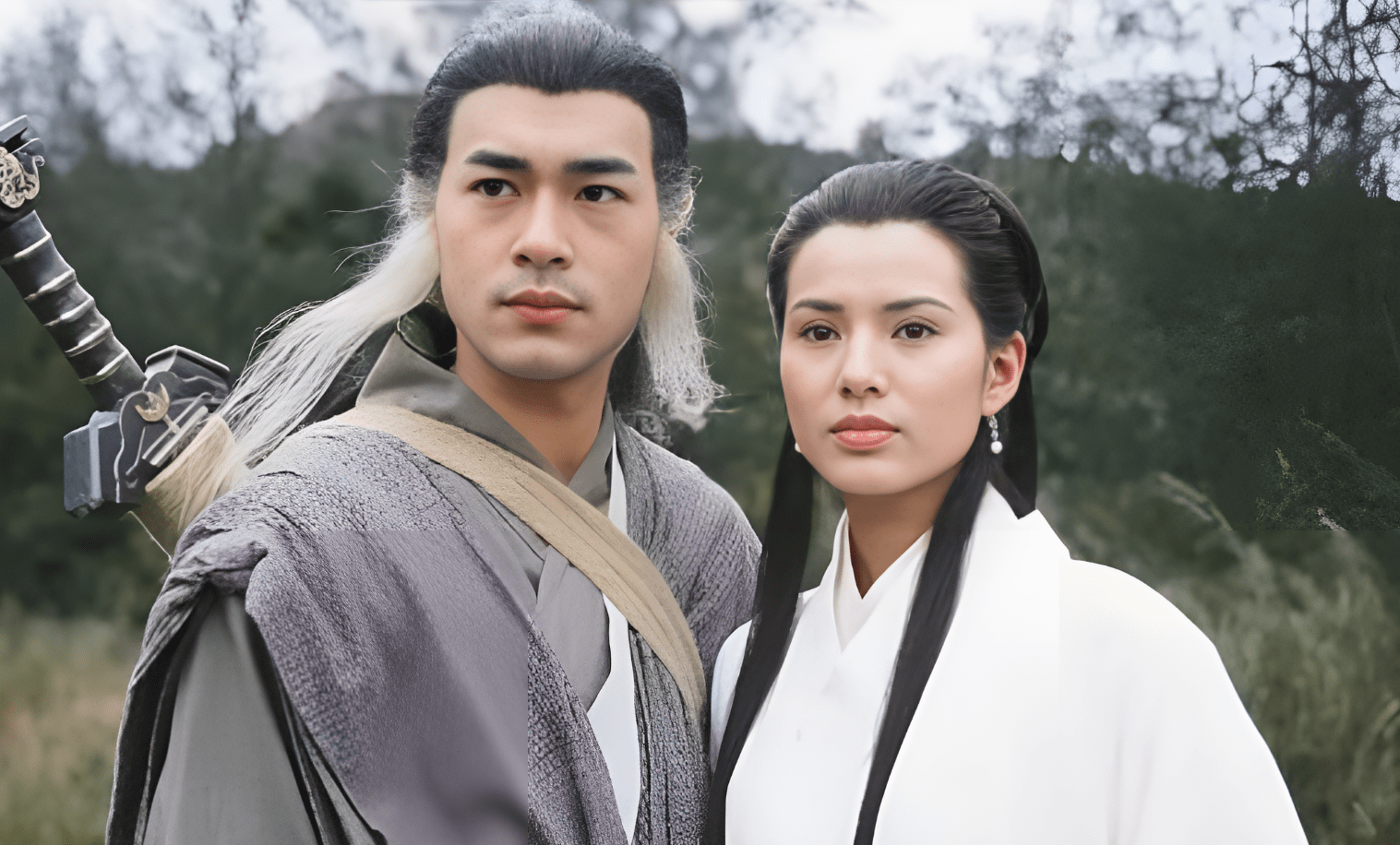 一,后世江湖令人遗憾的是,《倚天屠龙记》只是在开篇对郭襄和张君宝略