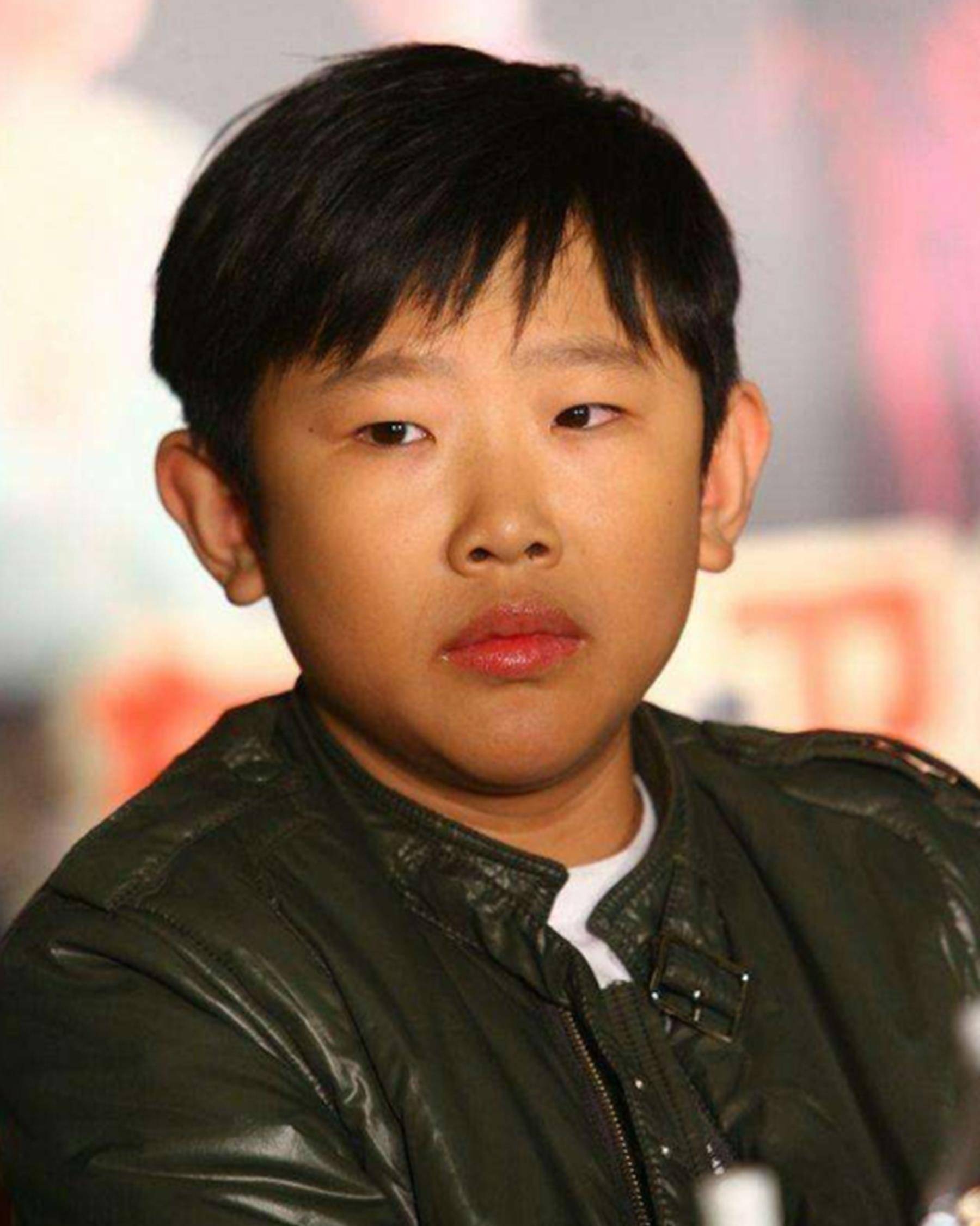 演员侯祥:9岁停止时尚,演了十几年儿子,与妻子同框像"母子"_小孩_时候