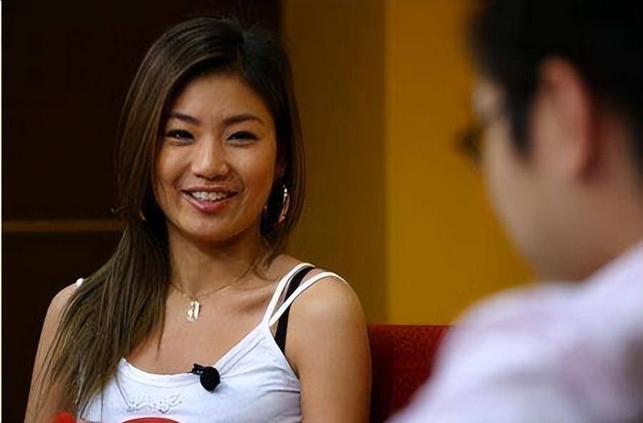 开宝马殴打妇女,走红后甩胡彦斌,倪睿思是如何将一手好牌打烂的_车主