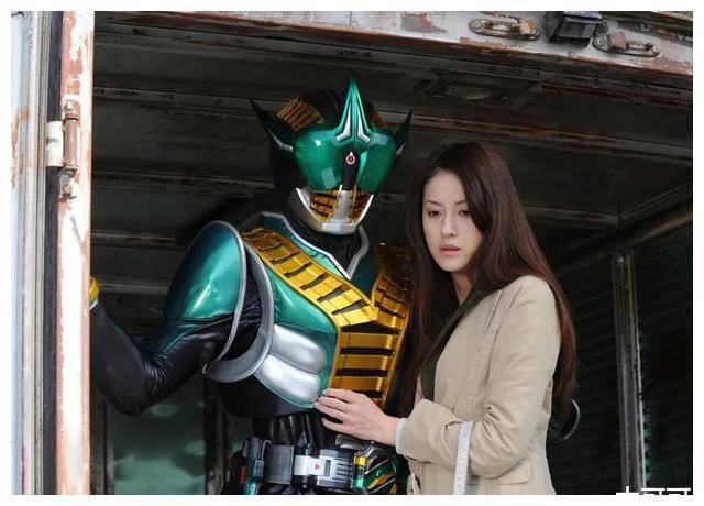 2007年,松本若菜在特摄剧《假面骑士电王》中饰演了野上良太郎(佐藤健