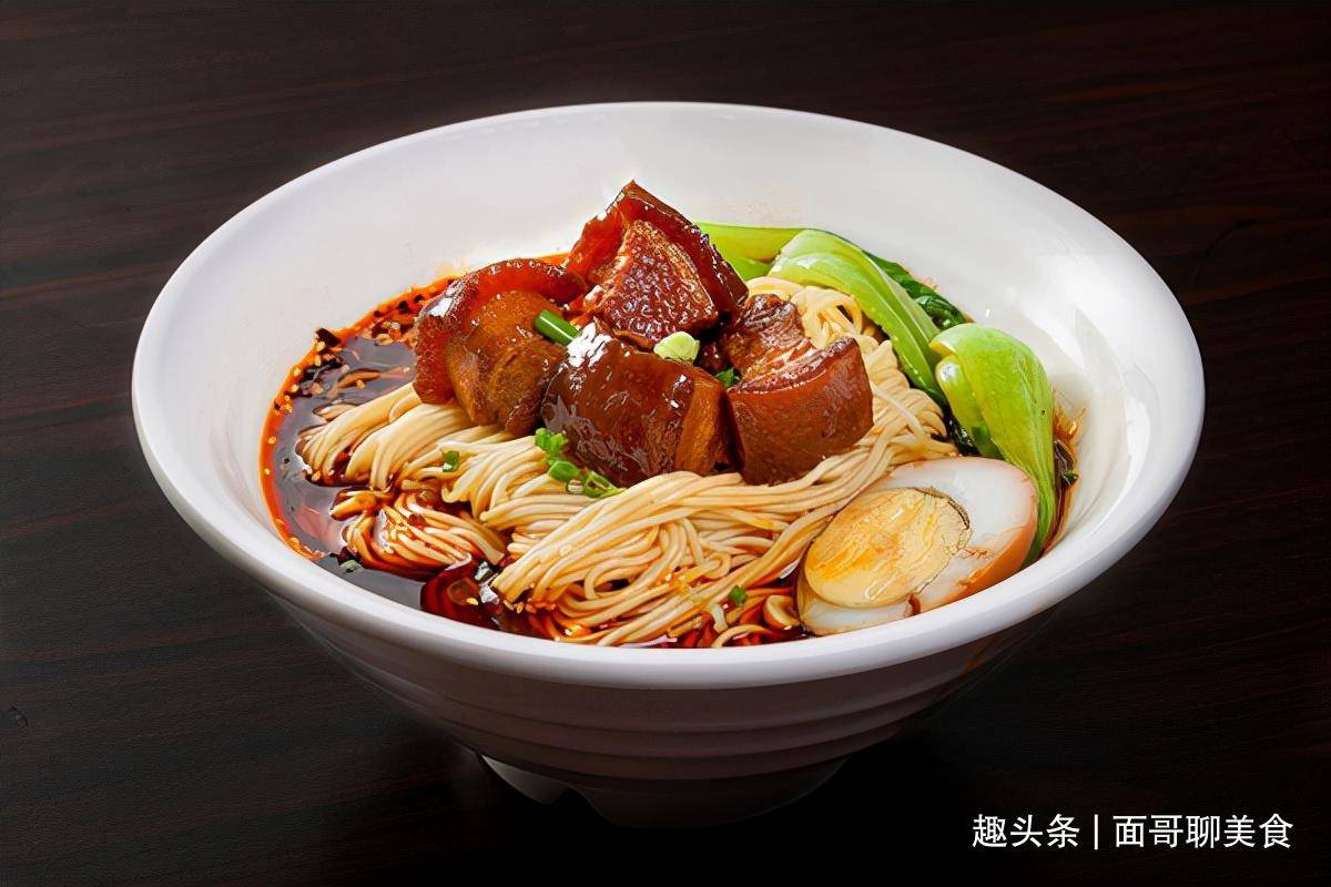 老成都才能吃到的卤肉面,肉香悠长软而不烂,在家也能做出那个味