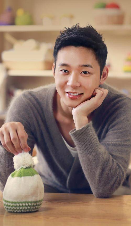 而在2022年时,黄荷娜在与朴有天分手后不久,就传出了xi du的事件.