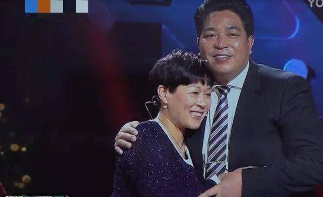 浙江女子救下三个小乞丐,22年后乞丐找上门,送百万报恩_戴杏芬_何荣锋