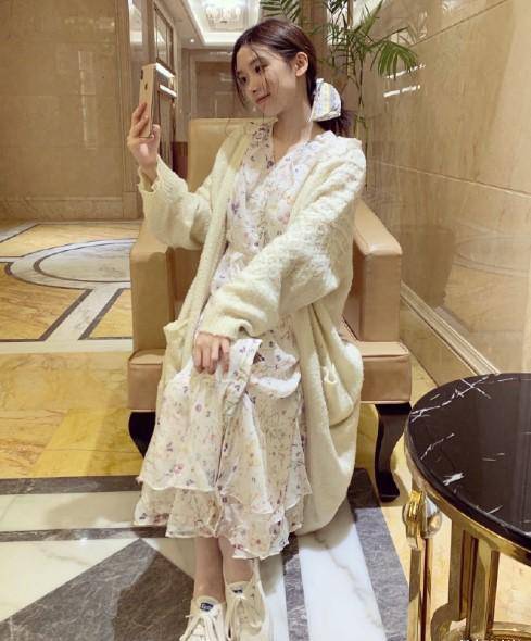 半藏森林不愧是直男杀手,穿搭尽显大长腿,王思聪:真不怪刘阳_身材