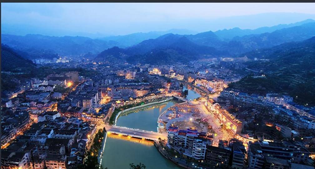 贵州雷山县,一个常住人口只有12万的山区小县,民族风情浓厚_雷公山