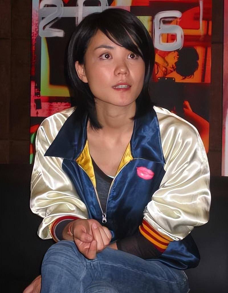 与董洁同框,王菲输了很多!扁鼻子和精致的东方面孔,谁更好看一目了然