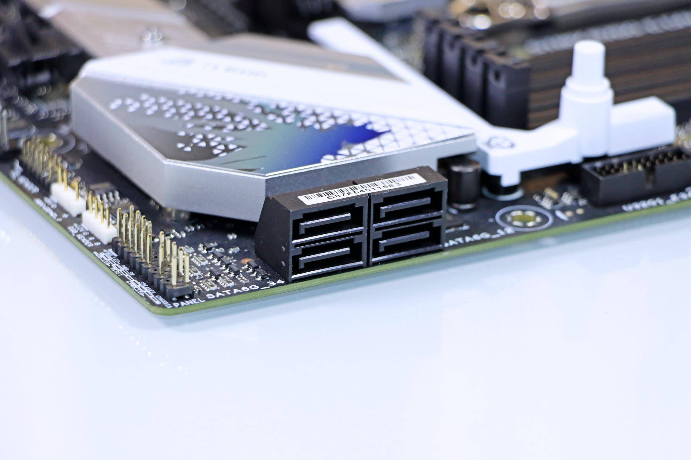 中端性价比 b760 主板优选,华硕 rog strix b760-g 小吹雪 wifi d4