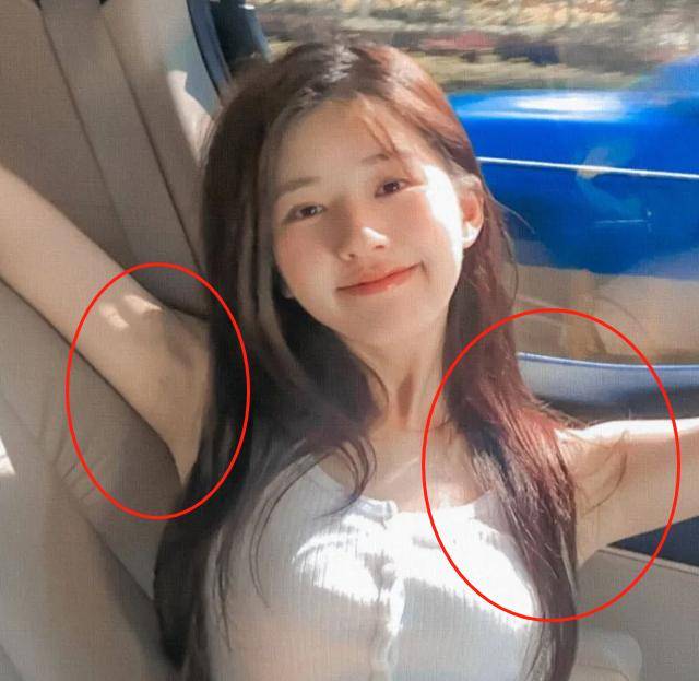 赵露思解锁拍照新姿势,当她伸开双手看清腋窝后,不愧是女神_照片_朋友