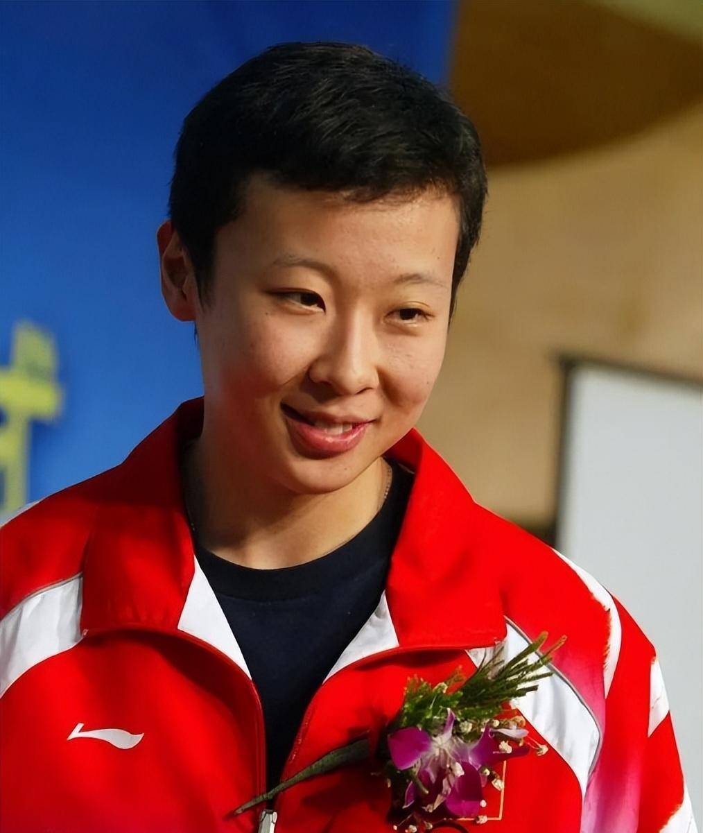 冯坤:三进两出国家队,因人品被陈忠和选中,退役后拒入外国籍_训练