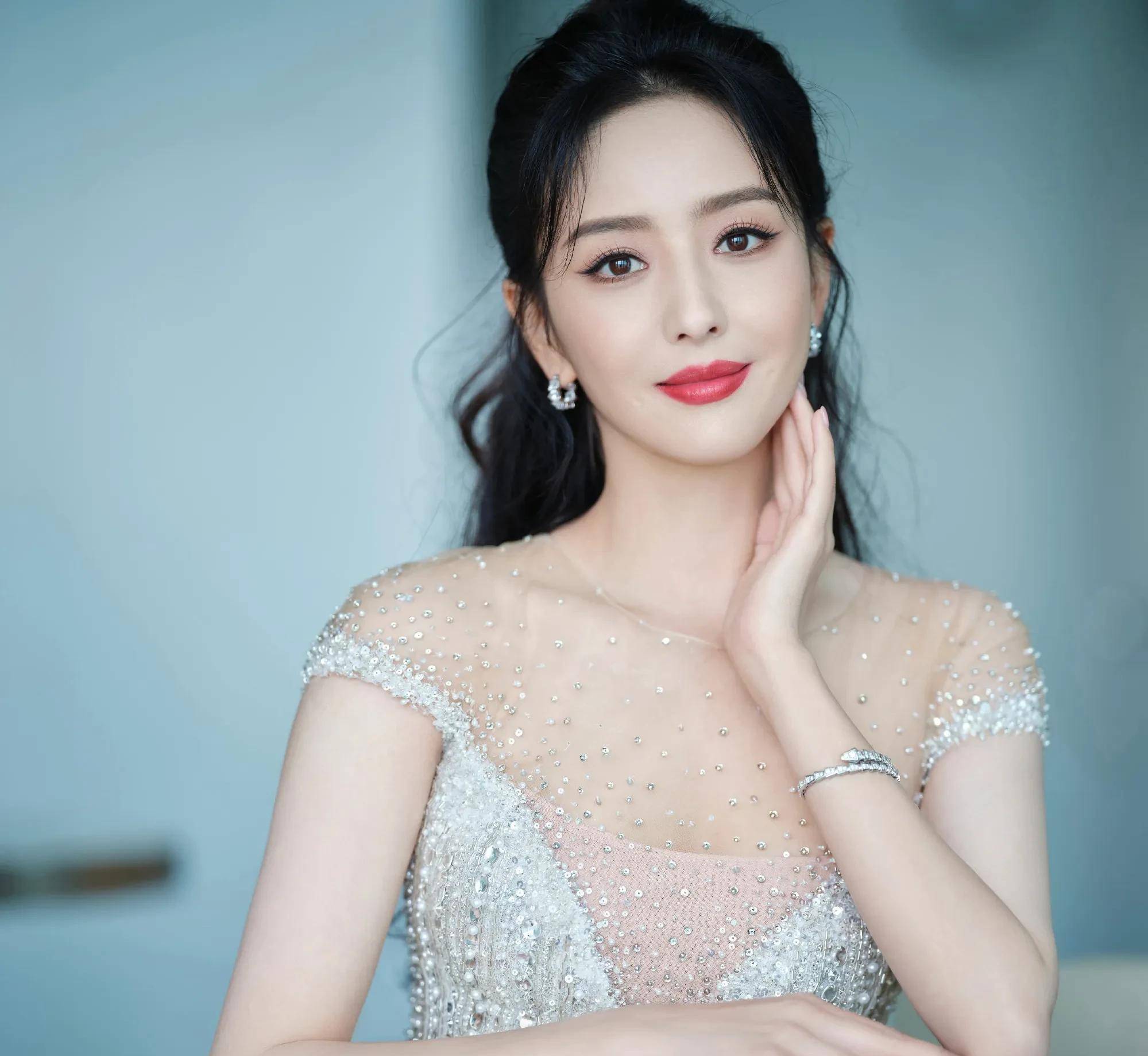 盘点娱乐圈当红的少数民族女星,你觉得谁最美?_刘诗诗_美人_凡人