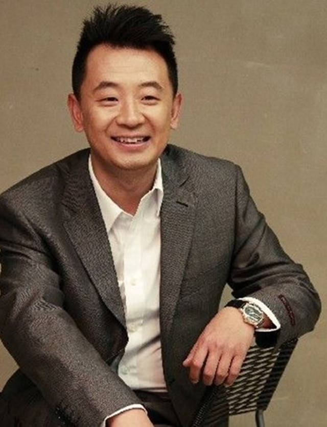 43岁海波,为养家糊口开演技培训班,看男明星被封后的日子_生活_金玉婷